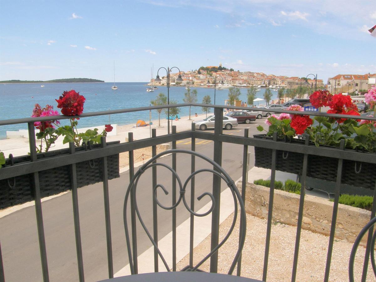 Apartments Mare Primošten Esterno foto