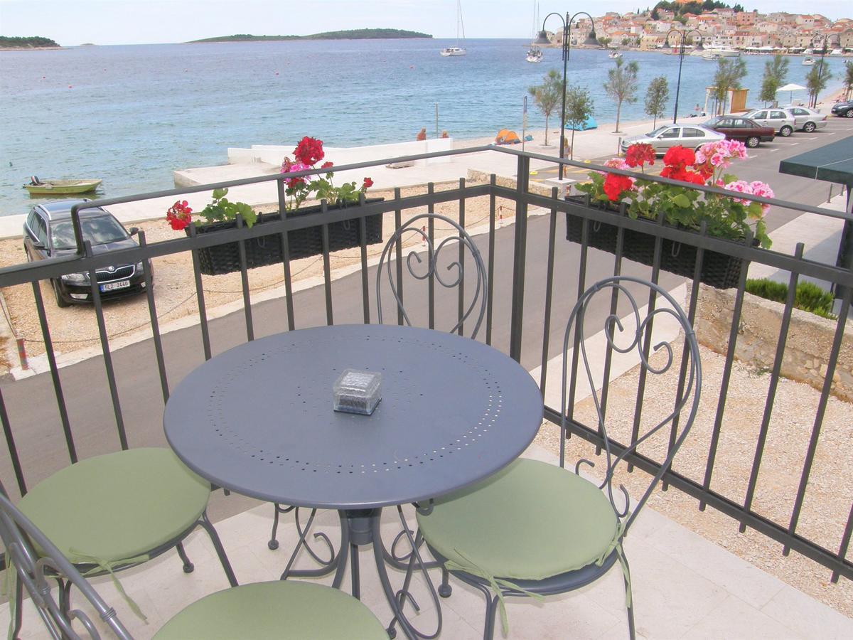 Apartments Mare Primošten Esterno foto