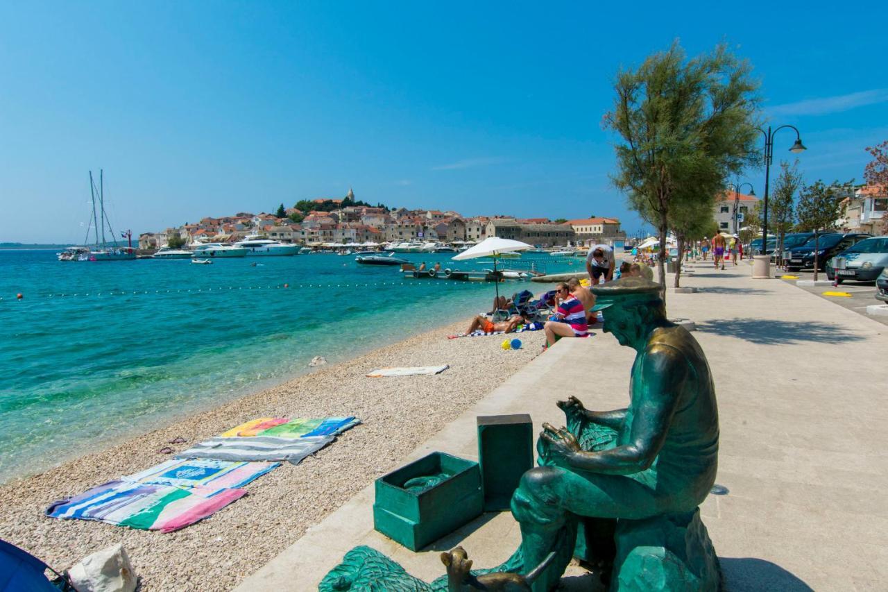 Apartments Mare Primošten Esterno foto