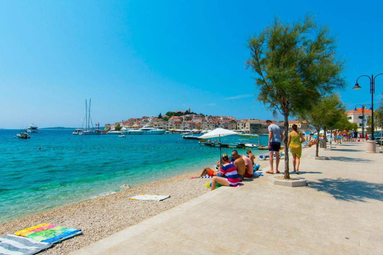 Apartments Mare Primošten Esterno foto